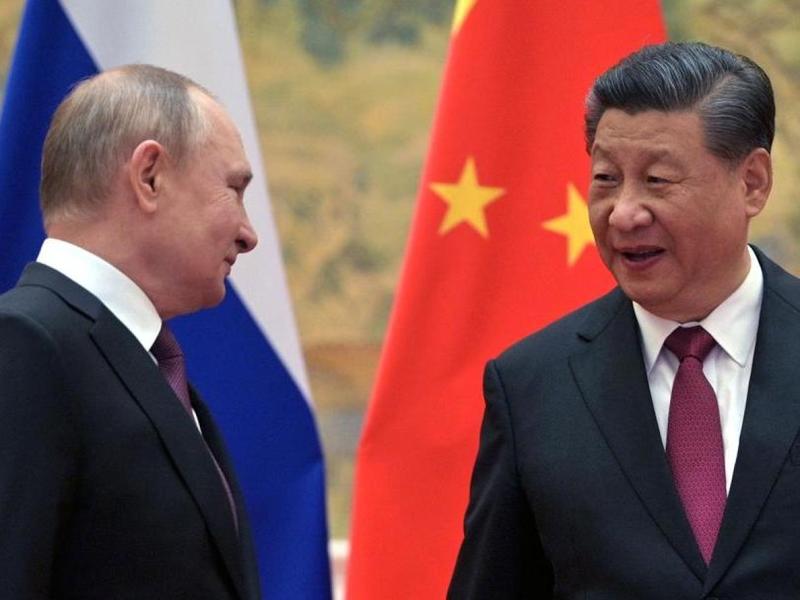 Il «culto» di Xi per le strade di Mosca. Putin vagheggia una nuova Yalta per dividersi il mondo con Cina e Usa