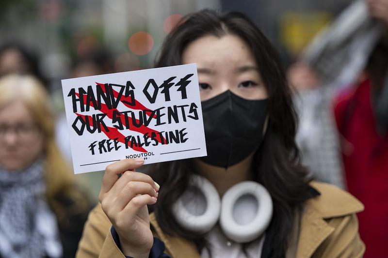 Columbia Punishes Dozens of Student Protesters as It Caves to Trump