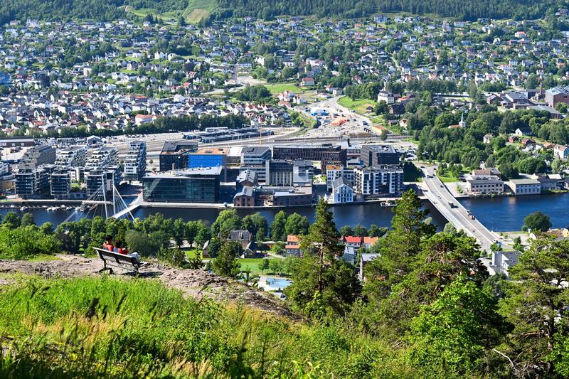 Fullfør heis til Åspaviljongen og Spiraltoppen