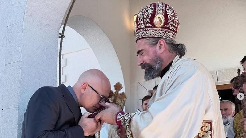 Velika nada mitropolita Amfilohija: Ko je vladika Metodije, koji je Vučiću dodelio orden?