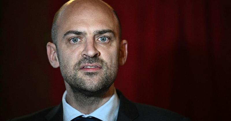 France's top diplomat calls for foreign press access to Gaza