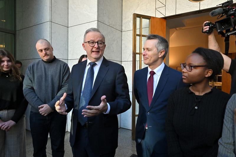 Labor’s new bill would cut HELP loans by 20%. But it also risks locking some graduates into a ‘debt treadmill’