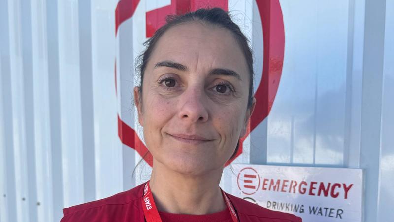 Gaza, la dottoressa sul campo: “Senza acqua, né cibo. Intubiamo per terra”