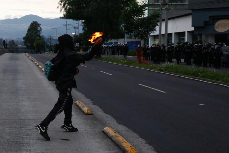 Incendiarios de libros