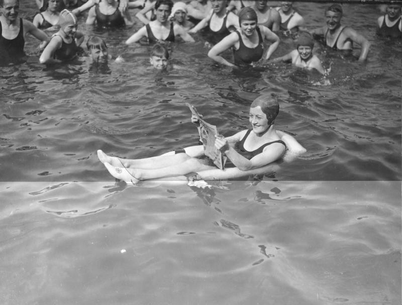 Cut and dried /					 													 						London is due a lido renaissance