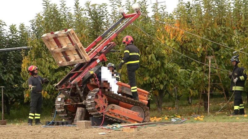 Muore un agricoltore schiacciato dal trattore