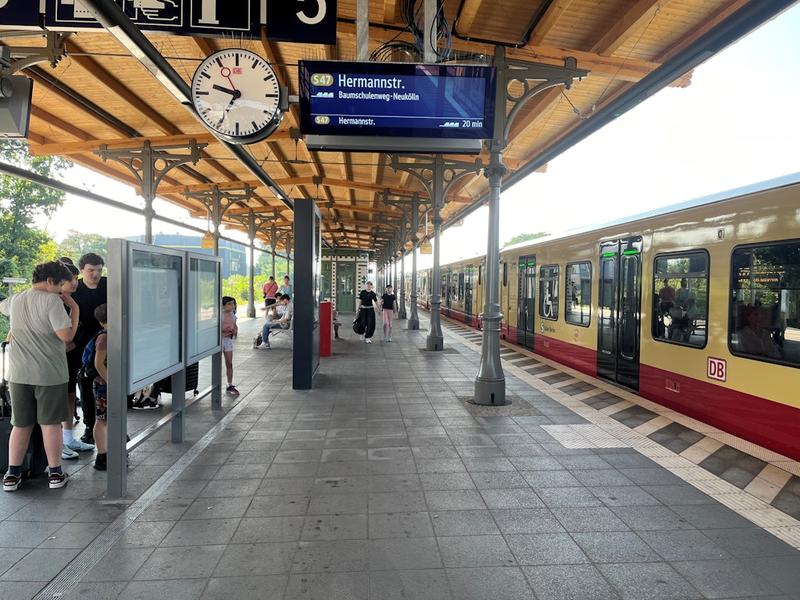 Personalmangel im Stellwerk: Warum die S-Bahn im Osten so verletzlich ist