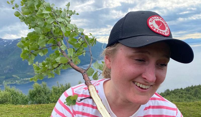 Han ba oss ta med noen greiner vi kunne slå dem på rumpa med