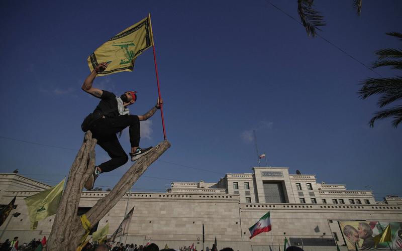 Hezbollah refusing to surrender weapons to Lebanese government – report