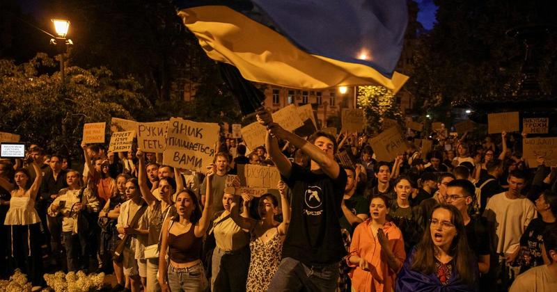 FOTO Ukrajinci na ulicama, izbio najveći prosvjed od početka rata, Zelenski naljutio i Europu: 'Testirate granice'