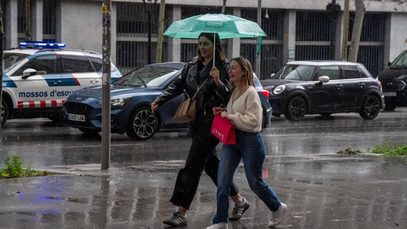 Las tormentas avanzan en Catalunya dejando fuertes granizadas