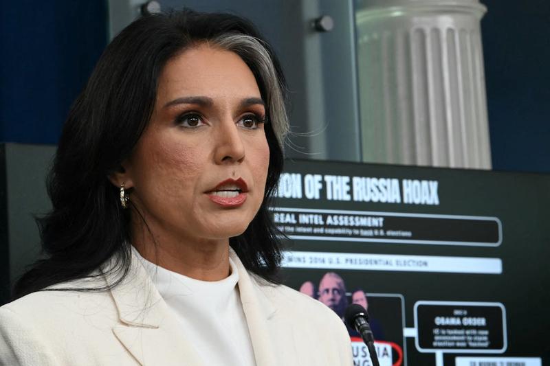 Tulsi Gabbard Flails When Asked What New Info She Has on Obama