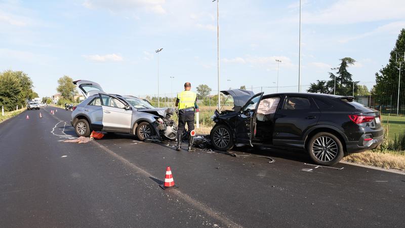 Terribile incidente frontale a Modena: muore donna di 32 anni, piantonato in ospedale il conducente dell’auto