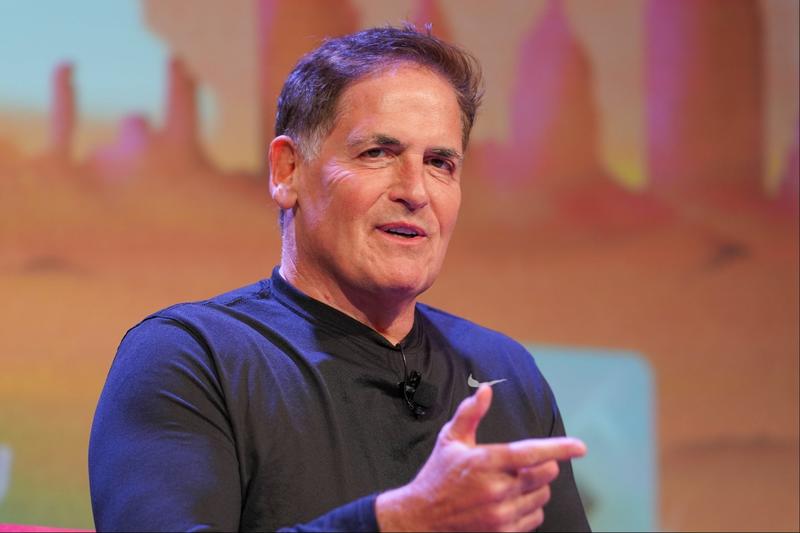 Mark Cuban Spends 'Most' of His Time Using This Decades-Old Communication Method. Here's Why He Prefers It.