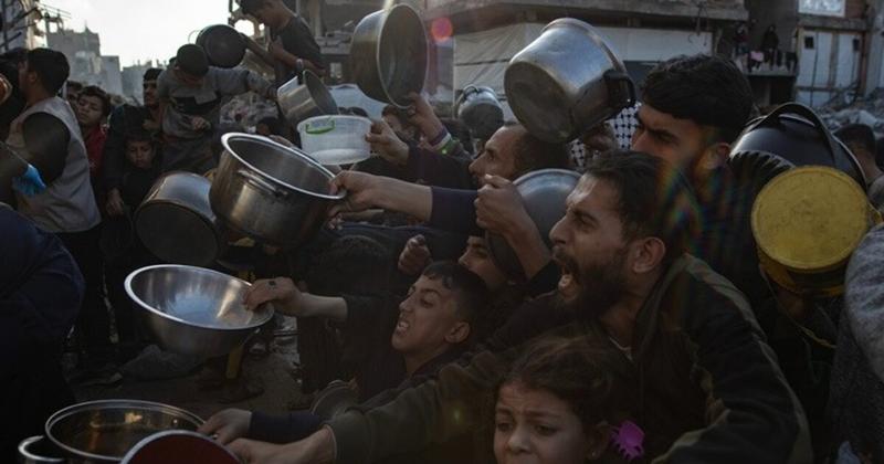 «Μαζικός λιμός» εξαπλώνεται στη Γάζα, προειδοποιούν 100 και πλέον ΜΚΟ