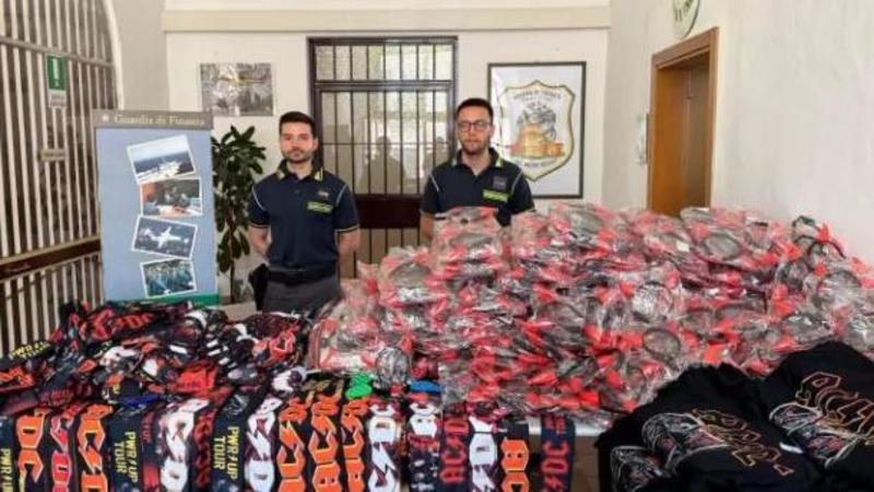 Concerto AC/DC a Imola, maxi sequestro di gadget falsi