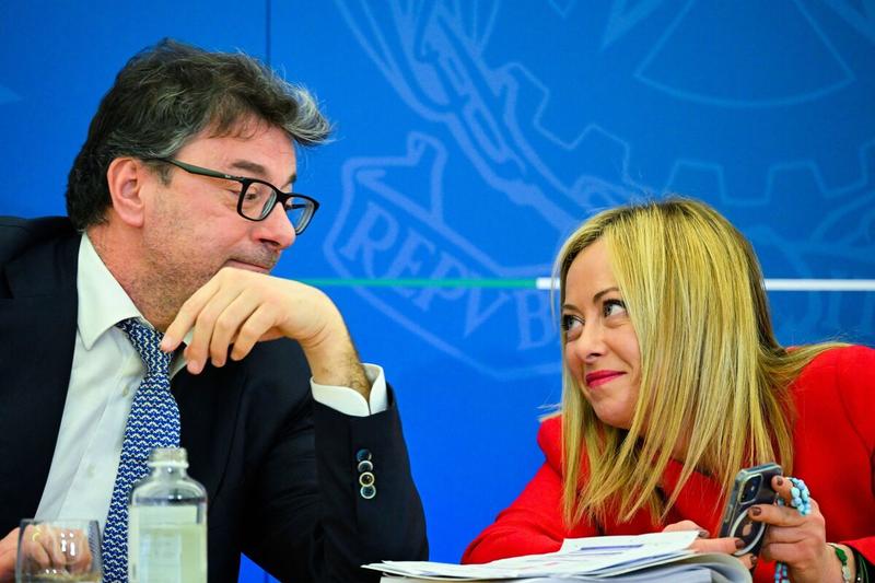 UniCredit’s Deal Breaker Is a Huge Risk for Italy