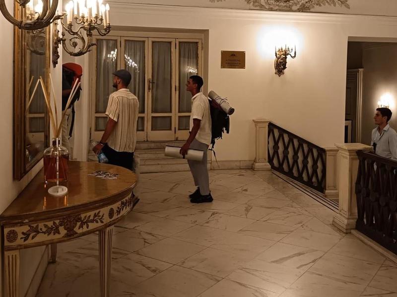 Il Teatro San Carlo dice stopÂ a canotte, short e ciabatte: il Massimo impone il dress code