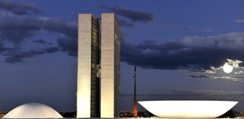 Empresas de políticos receberam pelo menos R$ 773 milhões de emendas desde 2018