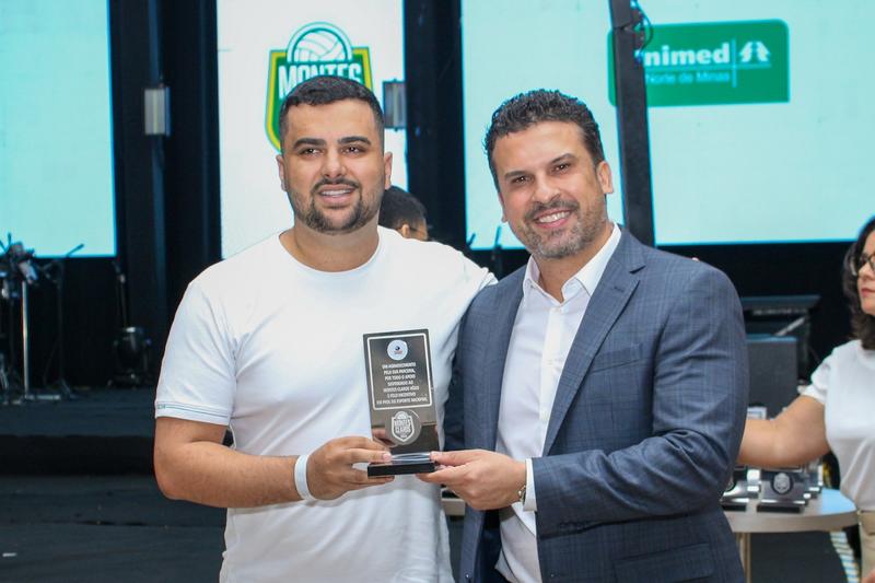 Montes Claros Vôlei renova parceria com a Mateus Turismo