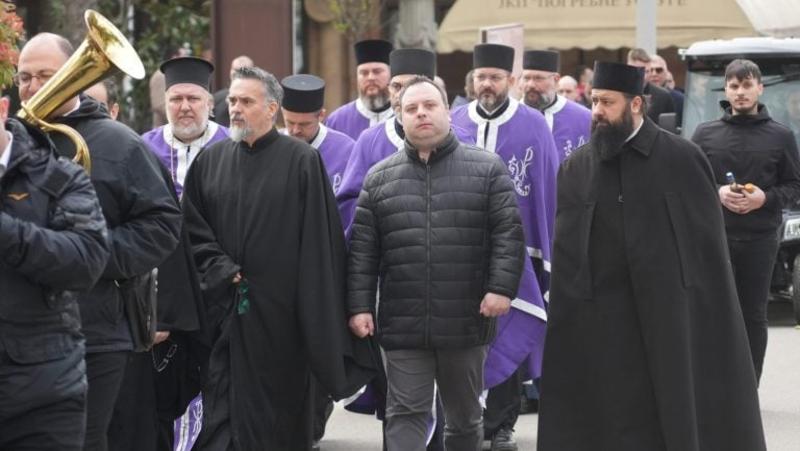„Moje je pravo da volim predsednika Vučića, slediću ga dok sam živ“: Teolog Miloš Stojković objašnjava za Danas zašto je bio na Informerovom slavlju