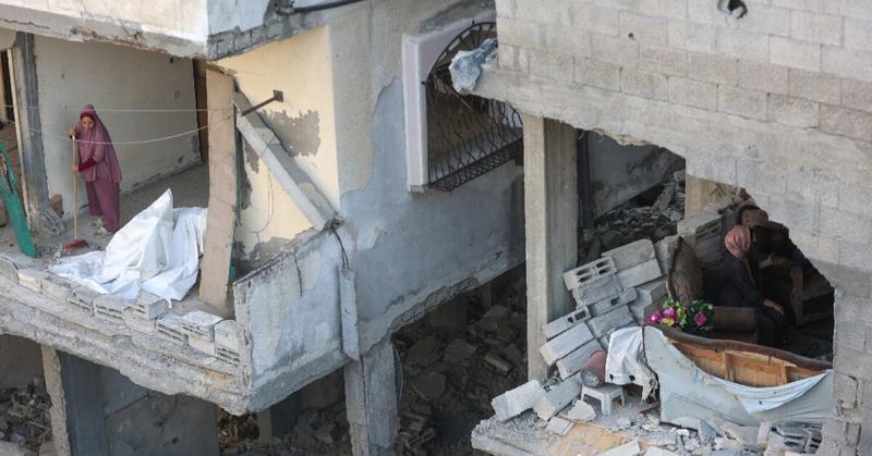 Gaza today: under debris and in darkness