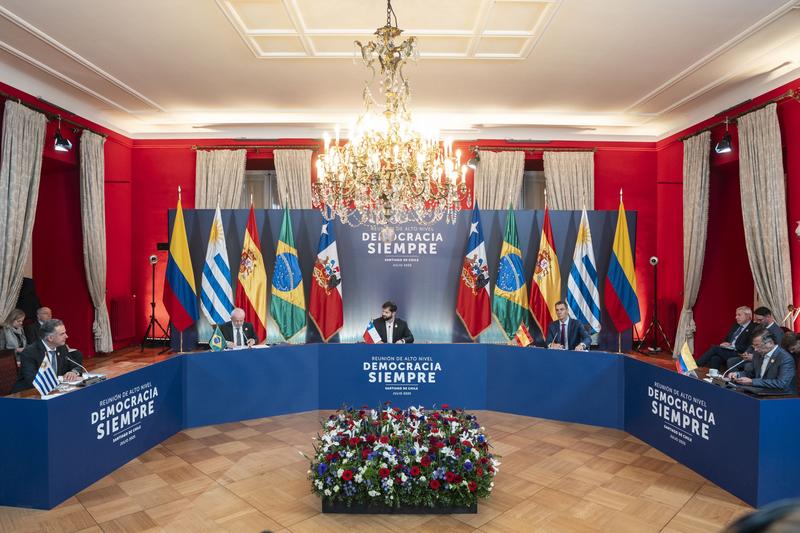 Un compromiso histórico con la democracia