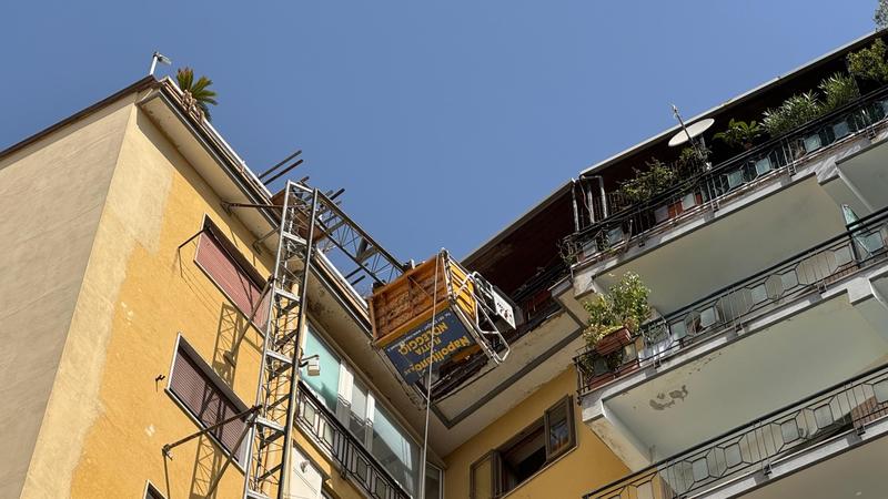 Napoli, cede l'impalcaturaÂ di un cantiere all'Arenella:Â ci sarebbero tre vittime