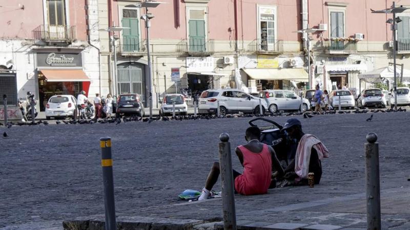 Porta Capuana, picchiato Carraturo, il Â«reÂ» delle sfogliatelle: Â«Avevo chiestoÂ di non sporcare la piazzaÂ»
