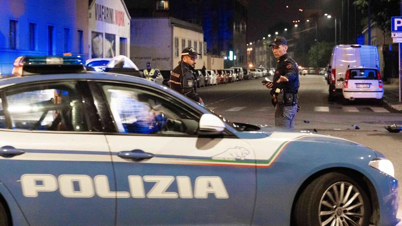 Milano, fratelli derubati restano in mutande. Ma un amico dei rapinatori li aiuta: 