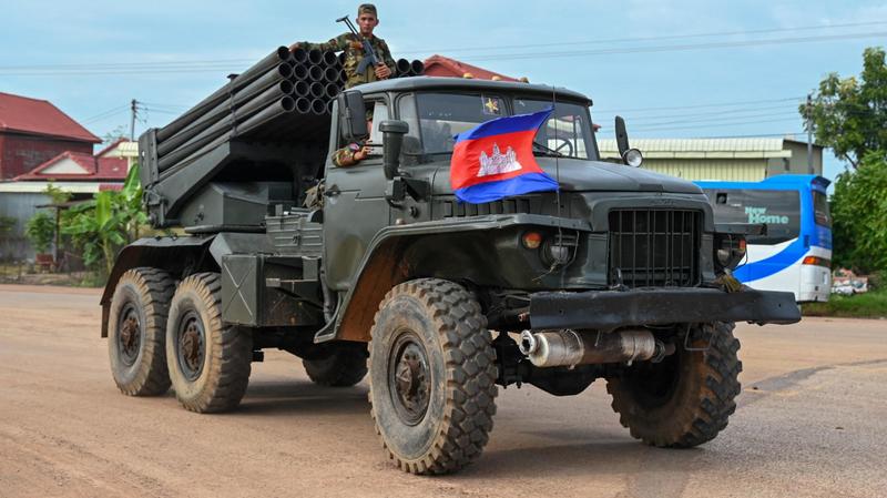 Thailandia-Cambogia, l’altolà di Bangkok: “Si rischia una guerra”. Phnom Penh: “Abbattuti due F-16”