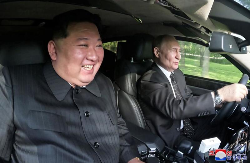Kim redder Putin. Putin redder Kim.