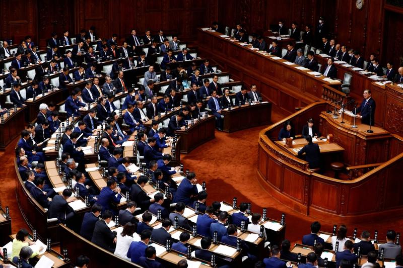 Is Japan drifting toward fragmented and ineffective politics?