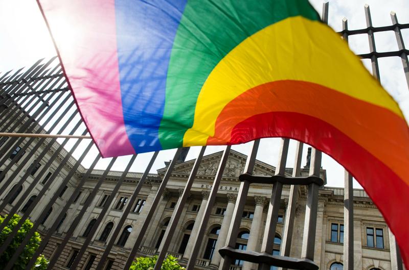 CSD in Berlin: Warum Klöckners Argumentation queerfeindlich ist