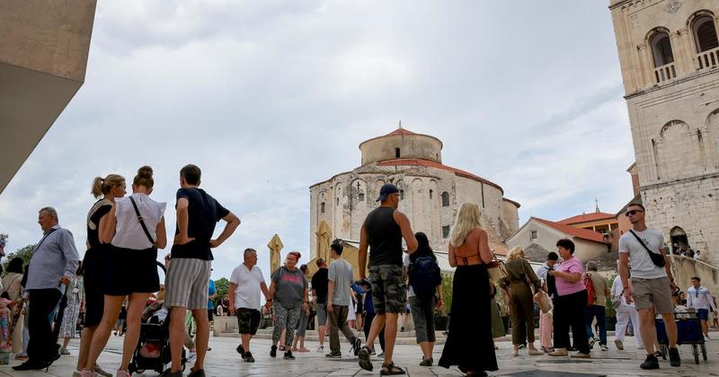 Turisti: Mogu li se cvrčci ugasiti ne mogu spavati. Zašto me galebovi bude? Kalelarga je puna tetoviranih 'tovara…'