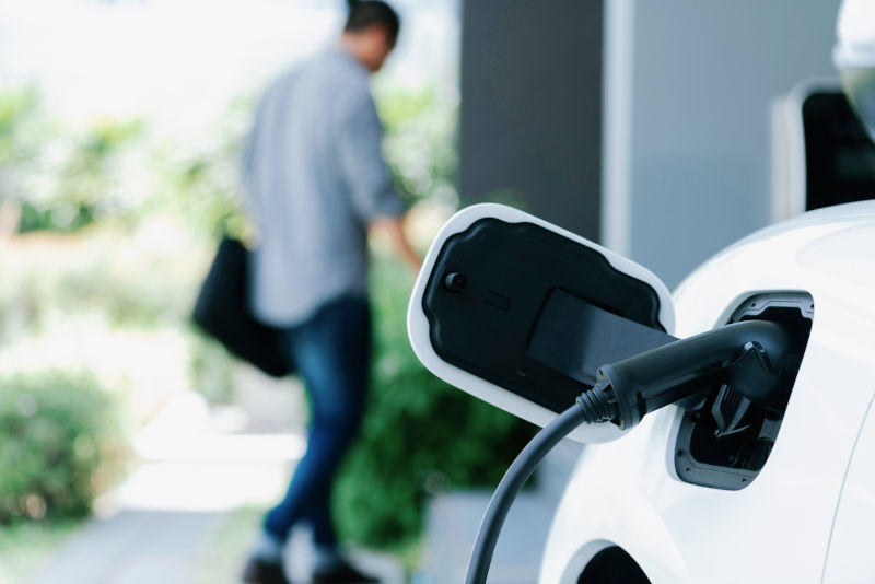 EVs and electric hot water can transform cities into “giant batteries” to slash peak demand
