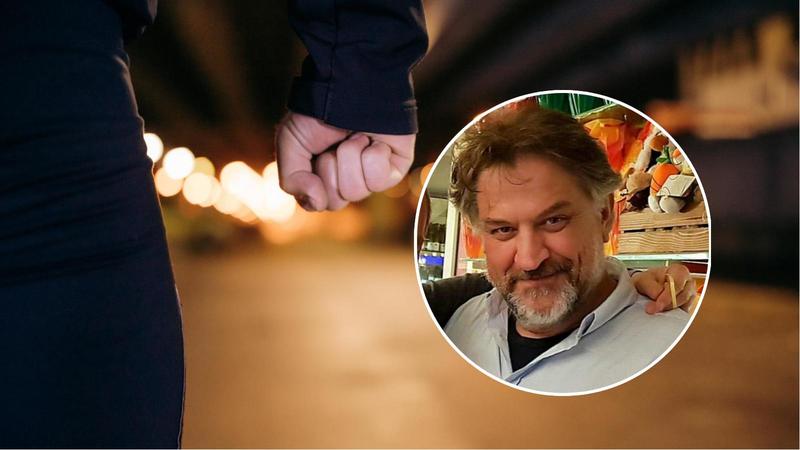 Fa pipì sulla porta del locale, poi pesta il proprietario che l’aveva rimproverato