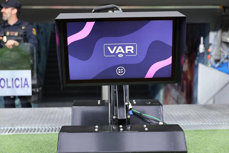 Precisamos de um VAR da despesa pública