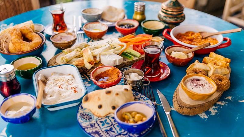 Öğünlere göre yemeğin değişen anlamı: Tabağın zamanı var mı?