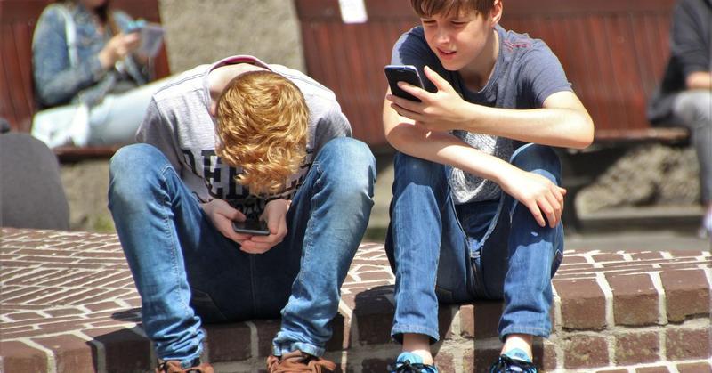 Problematic Screen Use, Not Total Time, Impairs Youth Mental Health