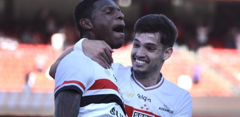 São Paulo vence o Flu com facilidade e já começa a sonhar com o G-4