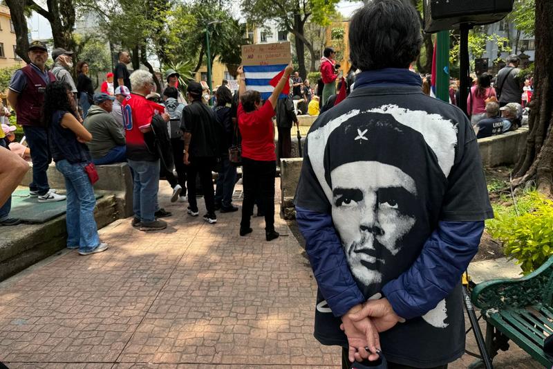 León XIV, el Che y Fidel