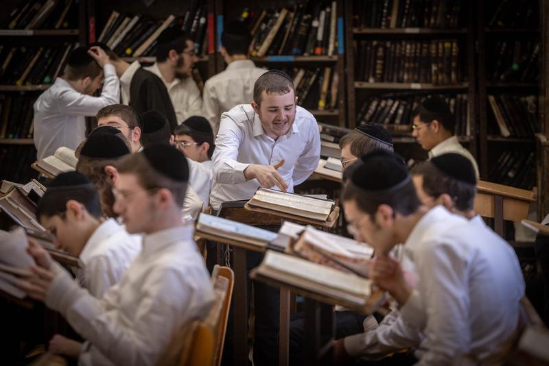 Government to cut budgets of so-called ‘drop-out yeshivas’ whose students don’t enlist