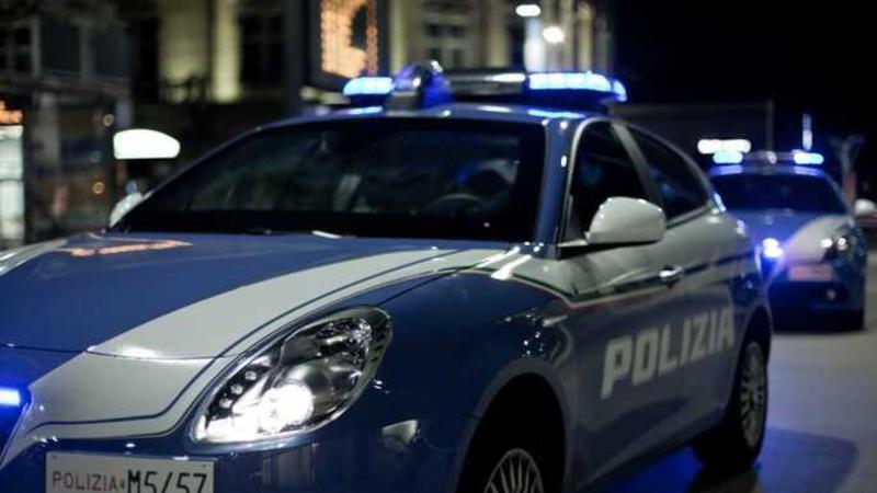 Lite violenta in un bar a Porta Romana. Il titolare accoltella il cliente: “L’ho fatto per legittima difesa”