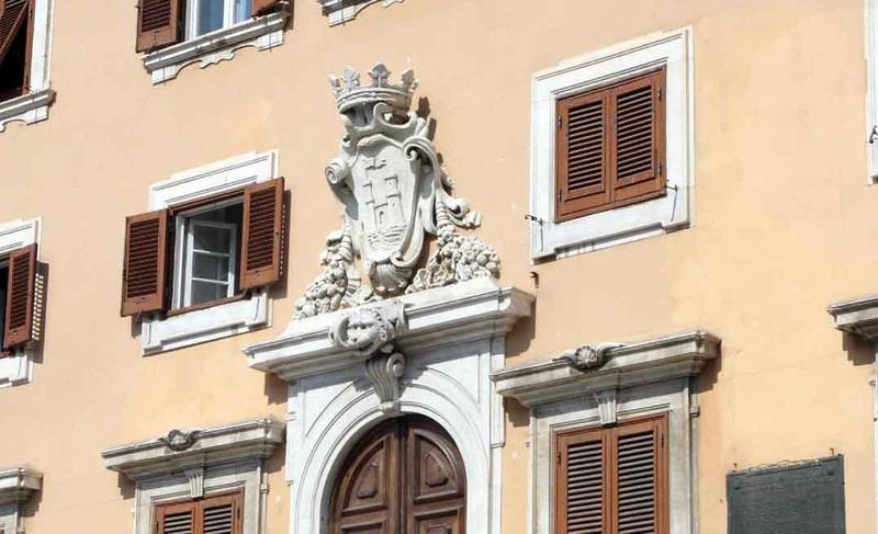 Livorno, il Comune condannato a risarcire una dipendente per 200mila euro
