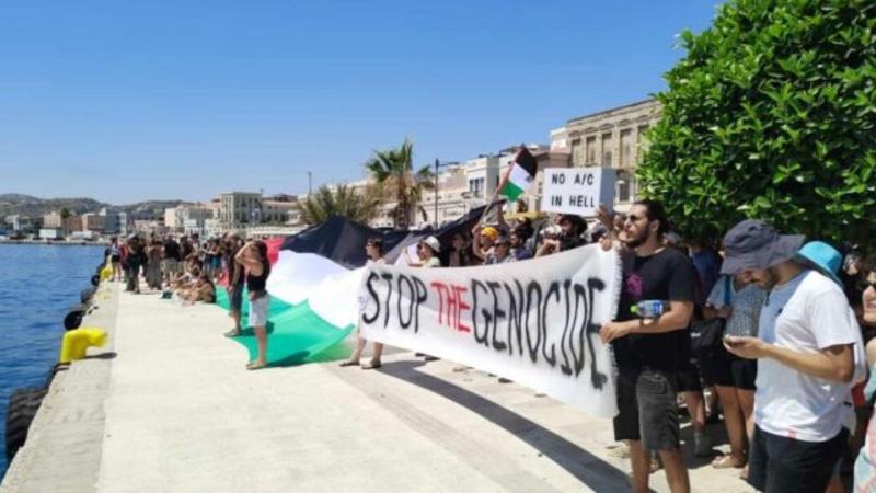 Να τελειώνουμε με τα αντεθνικά κέντρα