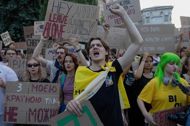 Ukraine’s Cronyism Crisis Offers a Warning to the ‘De-Risking’ World