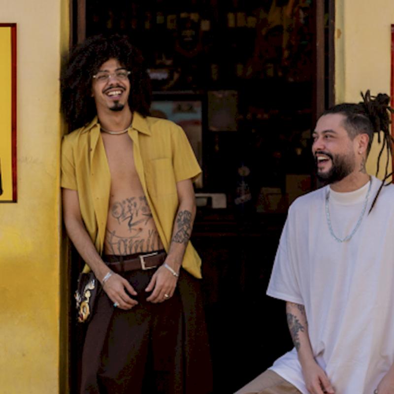 Léo da Bodega e Maneva resgatam as raízes do reggae pernambucano na inédita