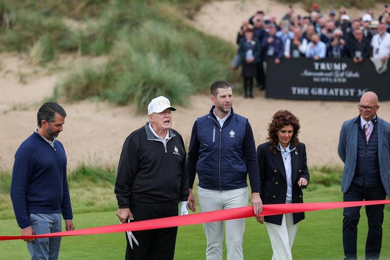 White House X Account Suddenly Becomes Trump Golf Club Fan Account