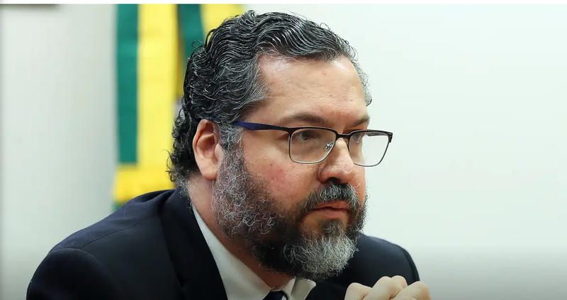Ernesto Araújo, ex-ministro de Bolsonaro: “Eduardo tem papel fundamental”